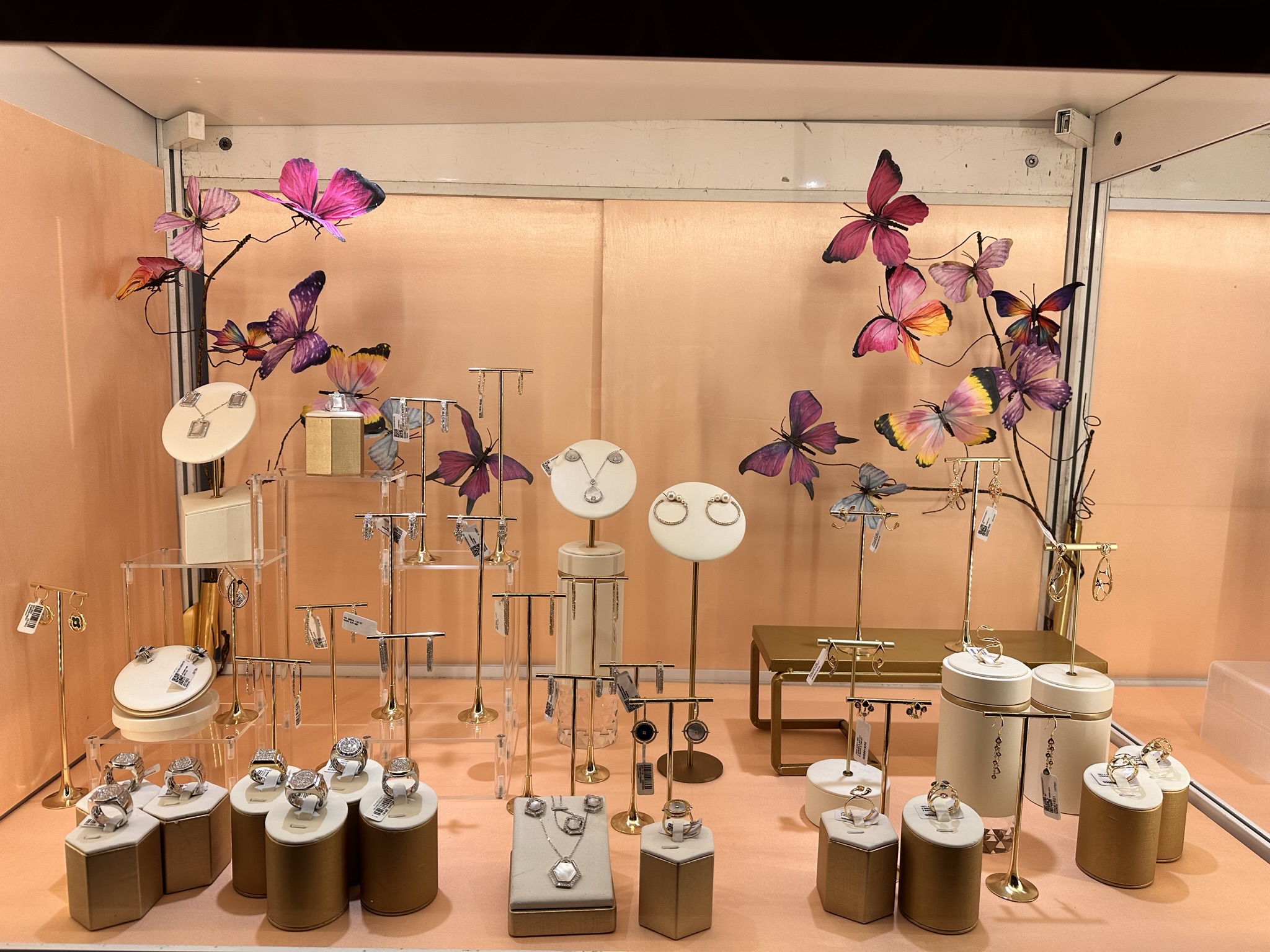 DT Jewellery Booth Overview